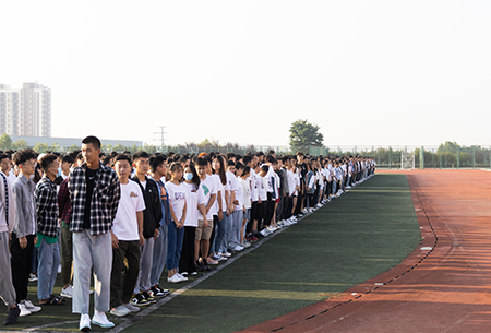 必威隆重举行中国人民抗战暨世界反法西斯战争胜利75周年升旗仪式