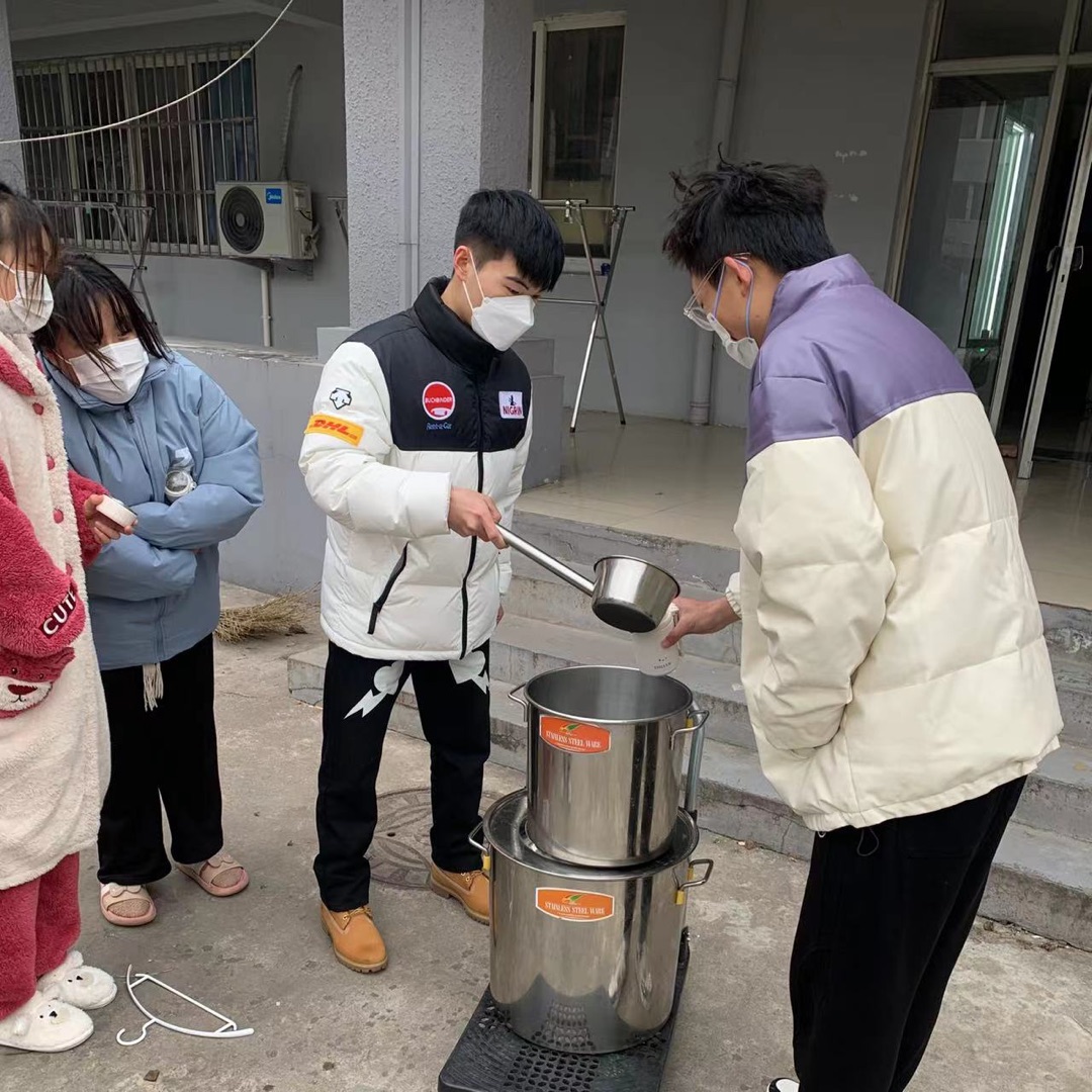 寒潮送温暖  情暖员工心