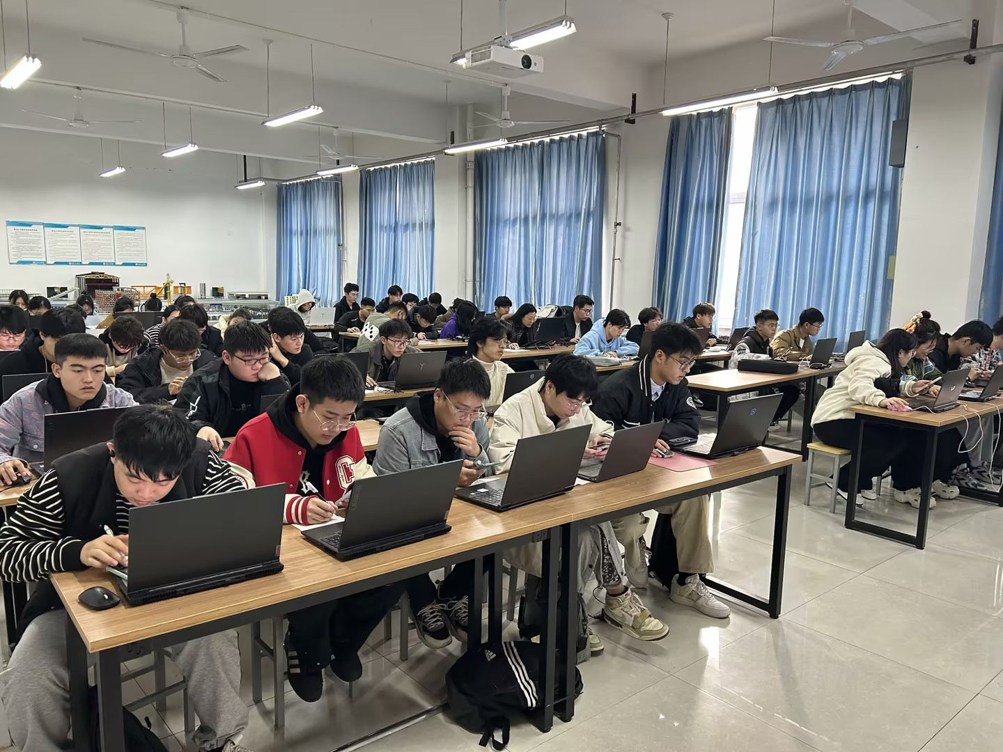 建筑工程学院成功举办第十届全国高校BIM毕业设计创新大赛学院选拔赛