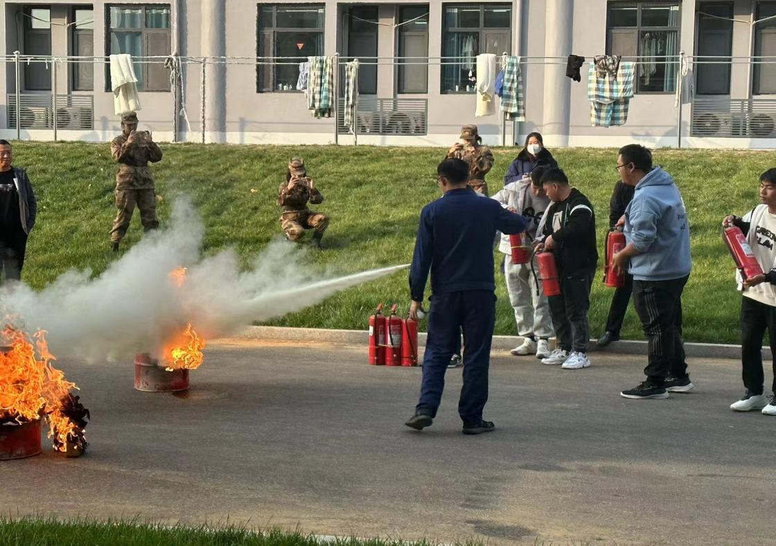 “预防为主，生命至上”——必威开展2023年度消防培训暨疏散演练活动