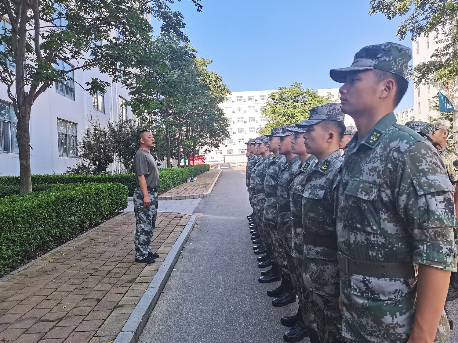 新征程，扬帆起航——必威组织开展兄弟连集训动员大会